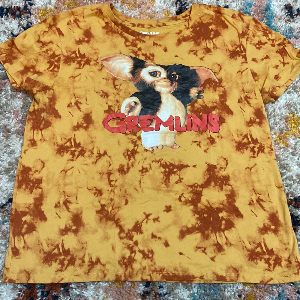 Super cute gremlins tee - size xl
